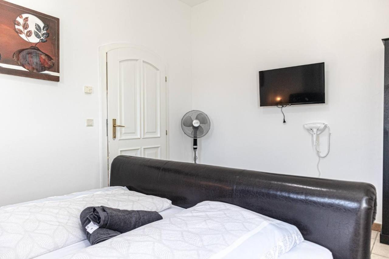 Cozy Room In Amazing House Wenen Buitenkant foto