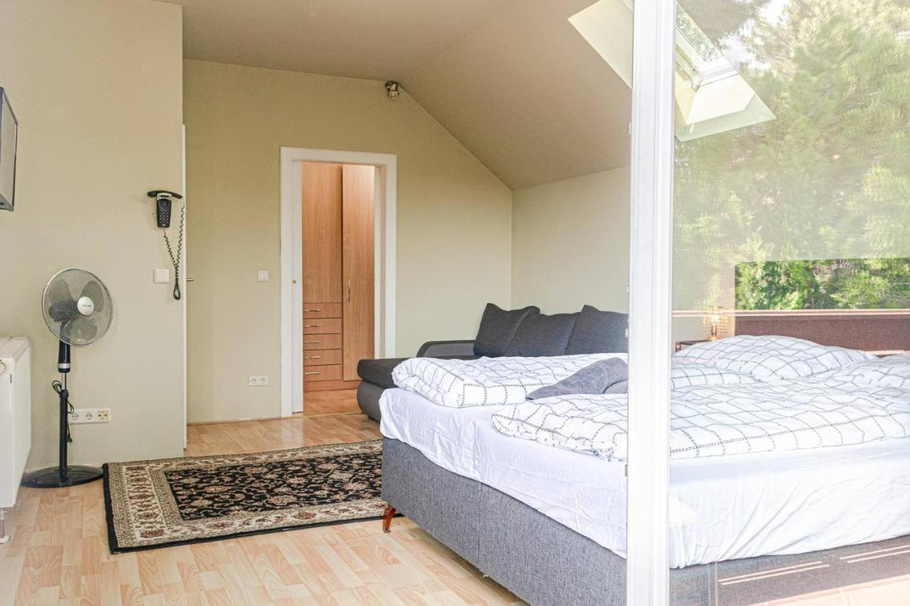 Cozy Room In Amazing House Wenen Buitenkant foto
